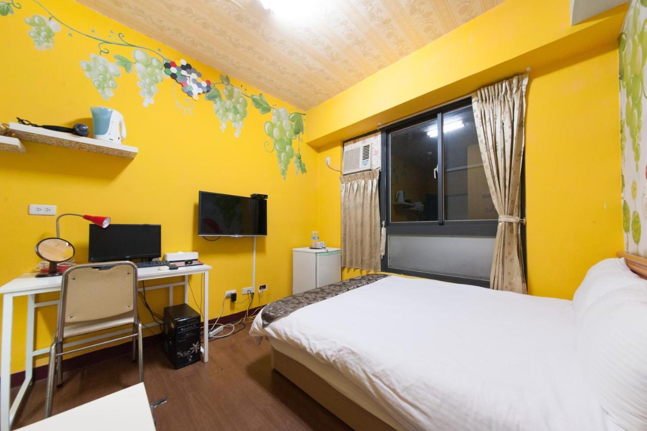 Feng Jia Homestay Taichung Eksteriør billede